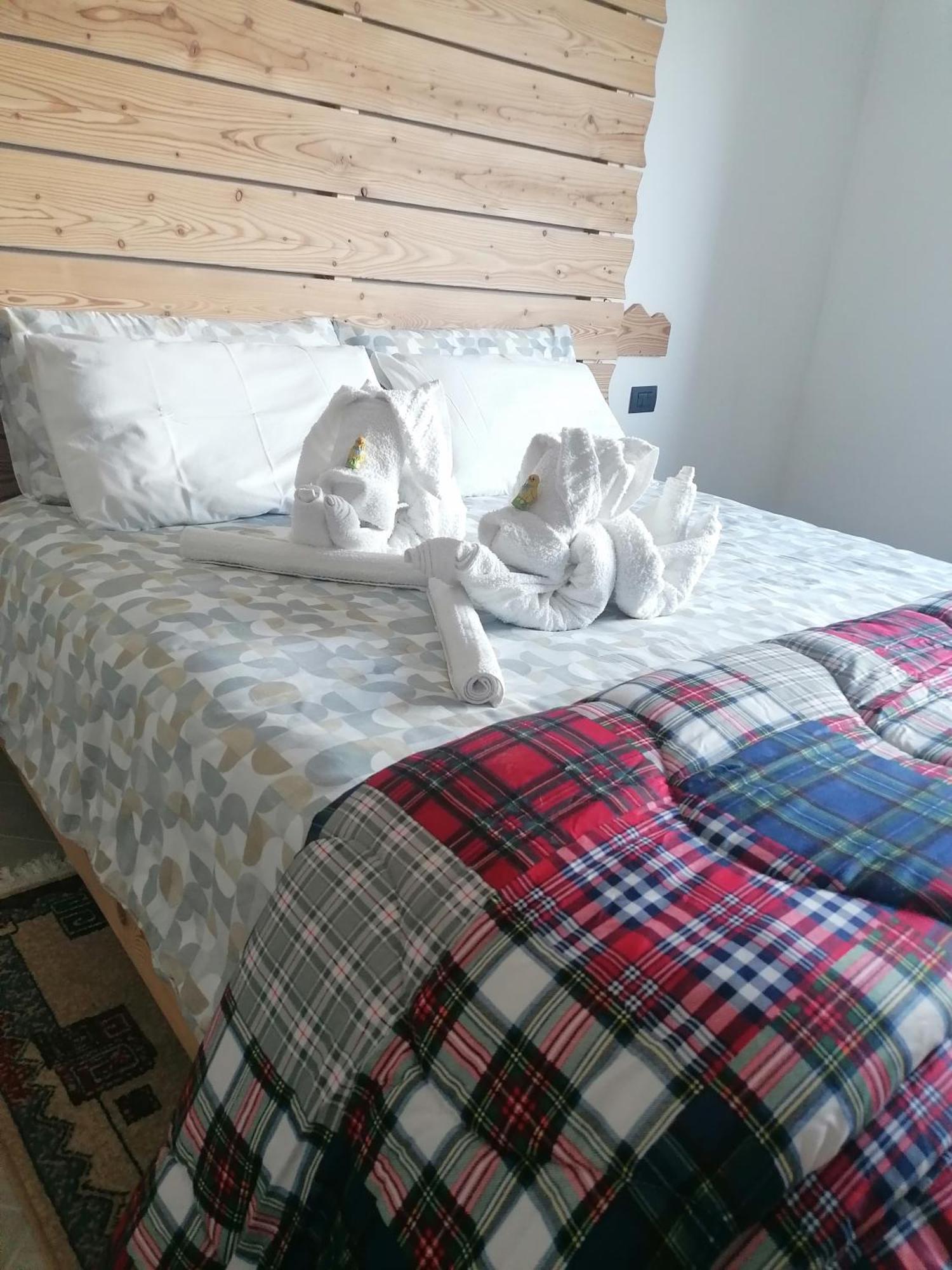 Ca Ad Me Pare Alloggio Con Terrazza Panoramica 몬체니시오 외부 사진