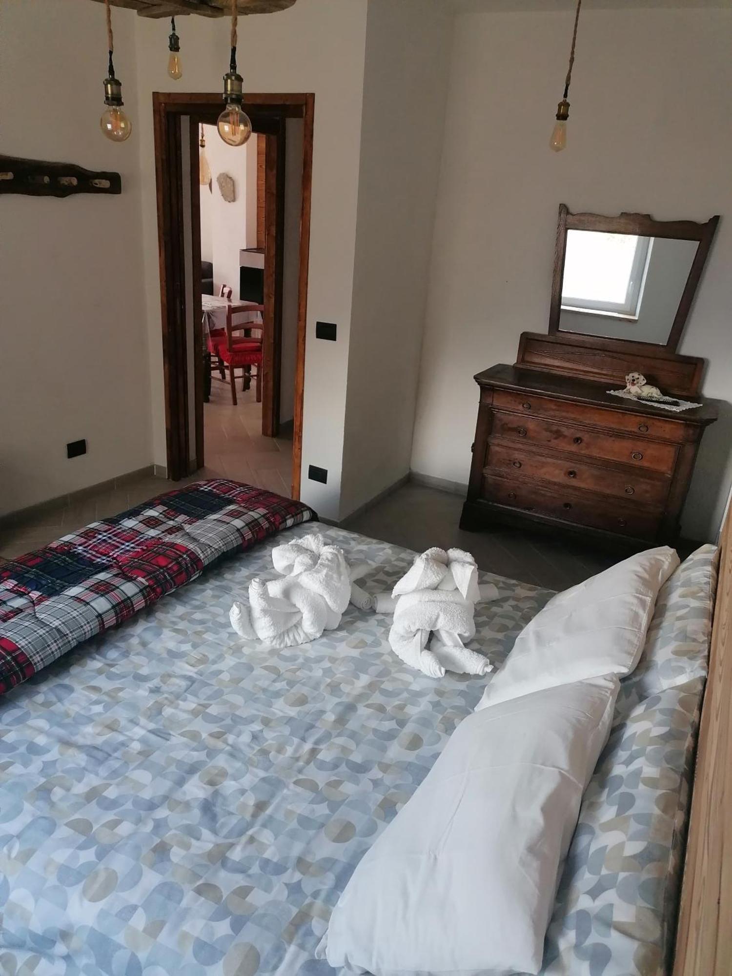 Ca Ad Me Pare Alloggio Con Terrazza Panoramica 몬체니시오 외부 사진