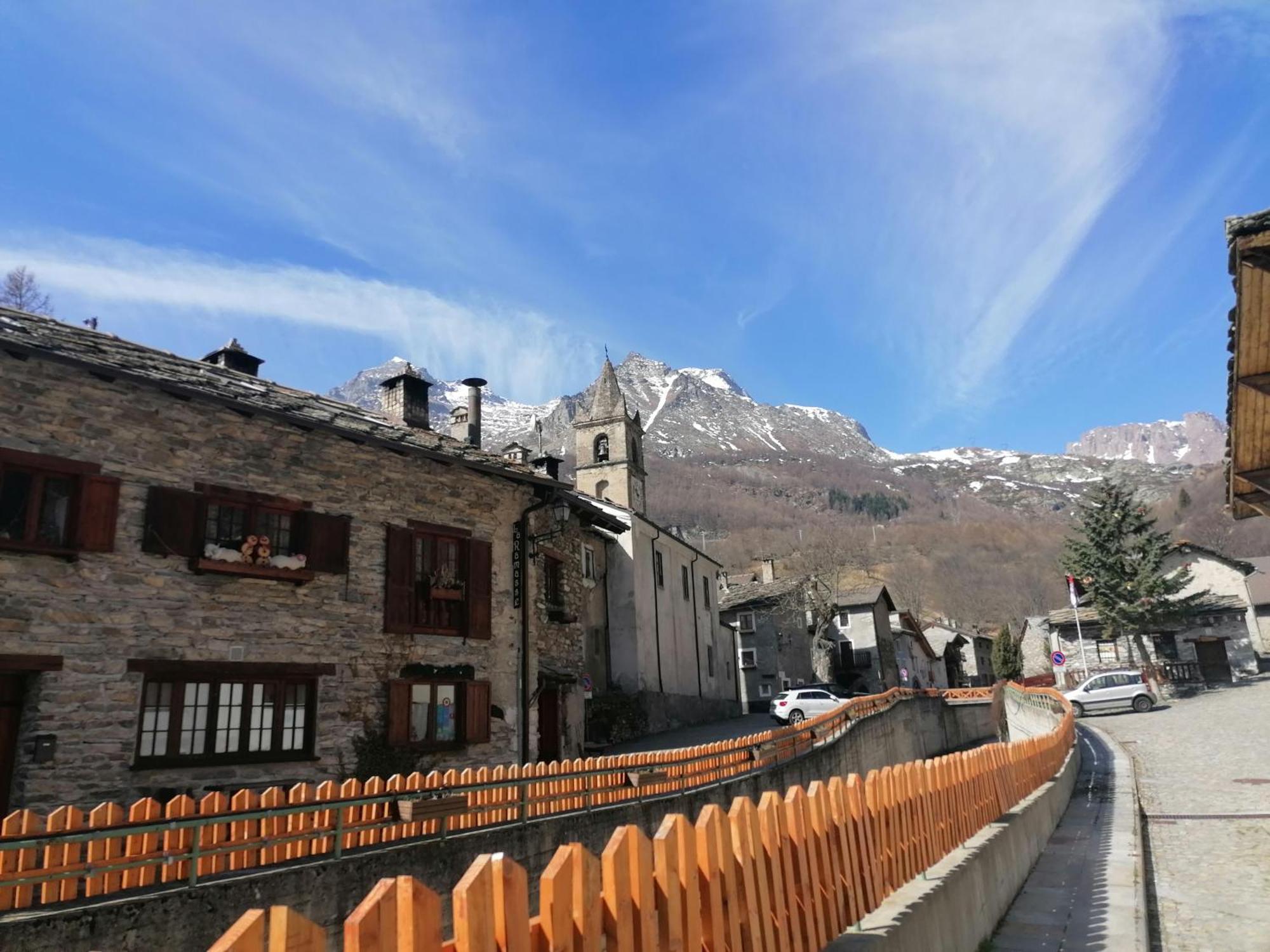 Ca Ad Me Pare Alloggio Con Terrazza Panoramica 몬체니시오 외부 사진