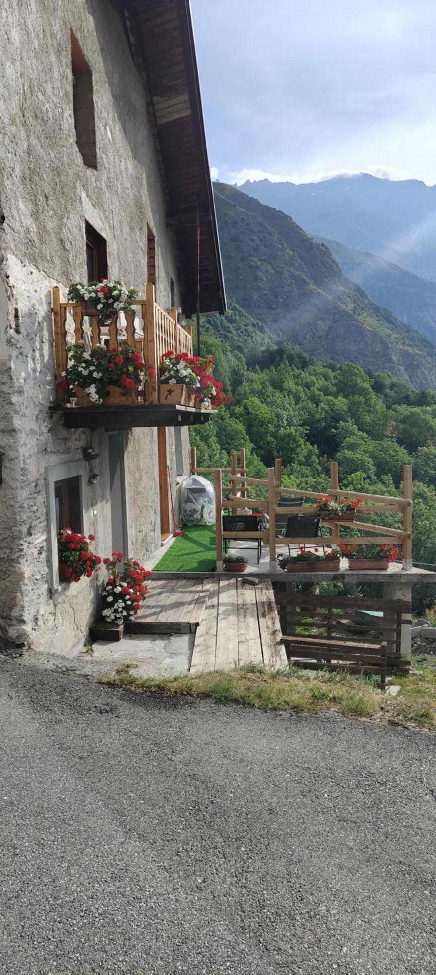 Ca Ad Me Pare Alloggio Con Terrazza Panoramica 몬체니시오 외부 사진